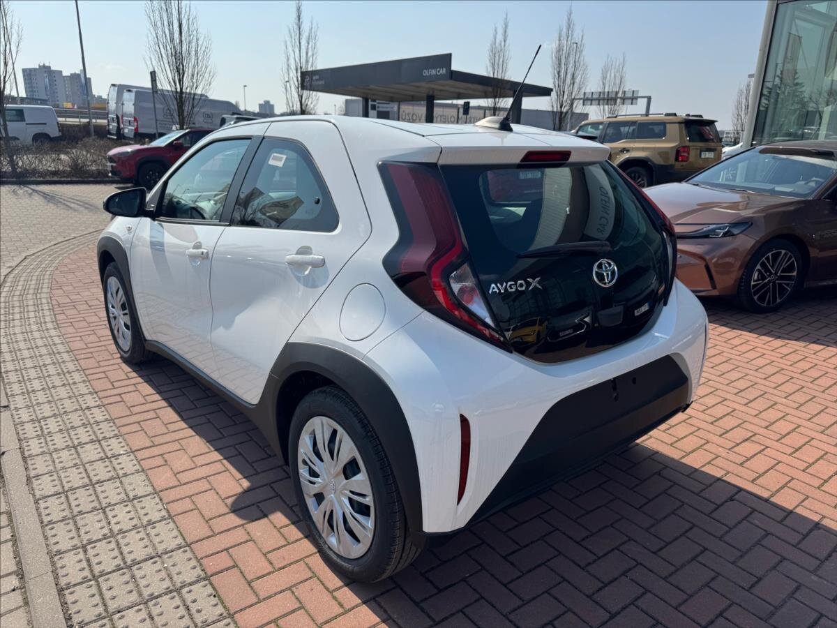 Toyota Aygo Hatchback 998,0 53 kw