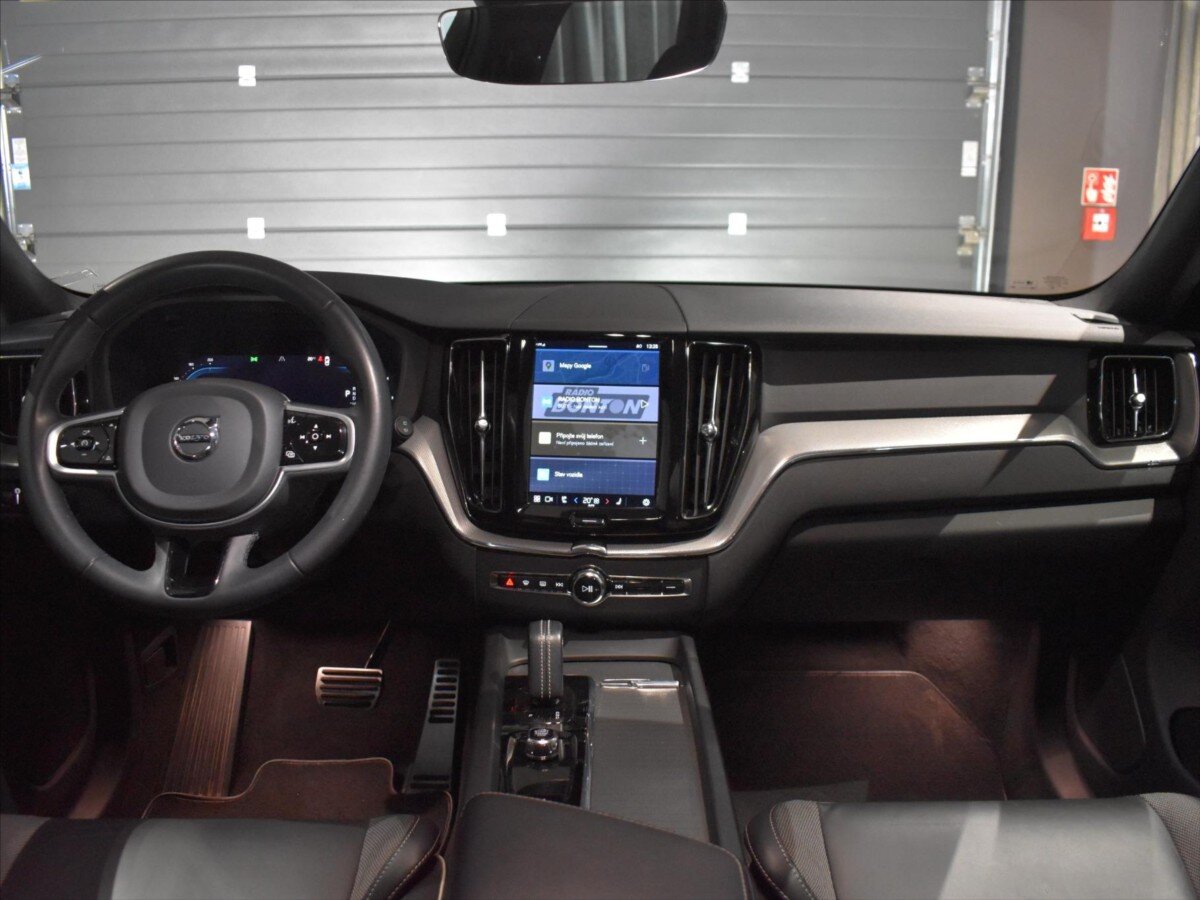 Volvo XC60 SUV / Terénní 2,0 l 145 kw