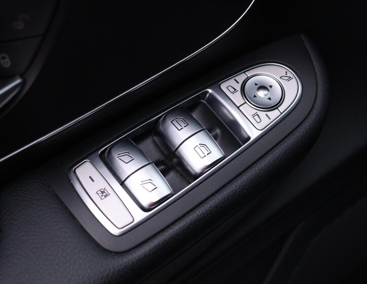 Mercedes-Benz Třídy V Kombi 2,0 l 174 kw