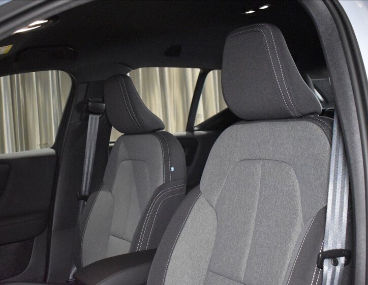 Volvo XC40 SUV / Terénní 2,0 l 120 kw