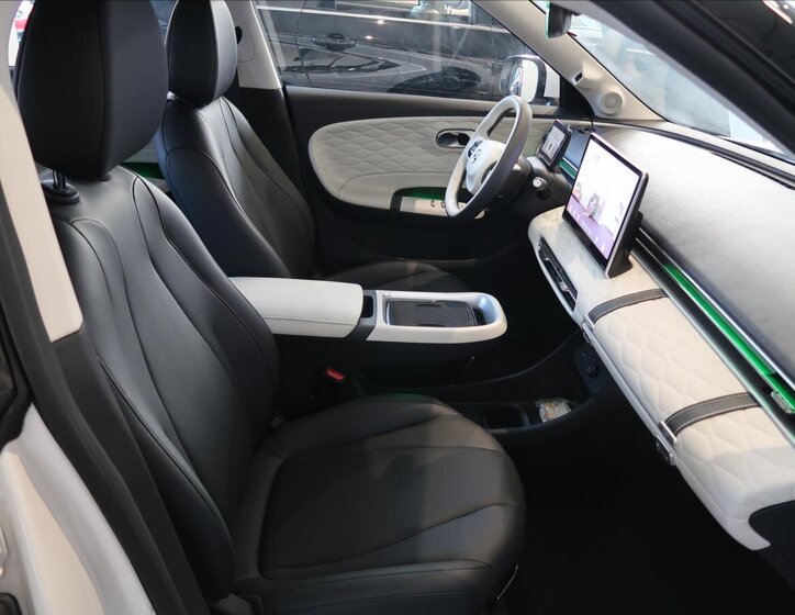 Dongfeng Box Hatchback 0,0 70 kw