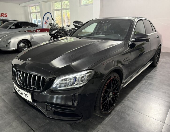 Mercedes-Benz Třídy C Sedan 4,0 l 375 kw