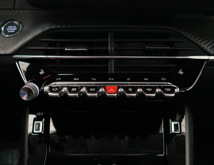 Peugeot 208 Hatchback 1,2 l 96 kw