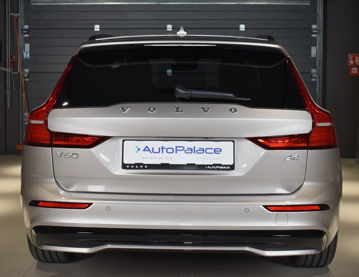 Volvo V60 Kombi 2,0 l 145 kw