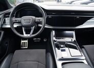 Audi Q8 30