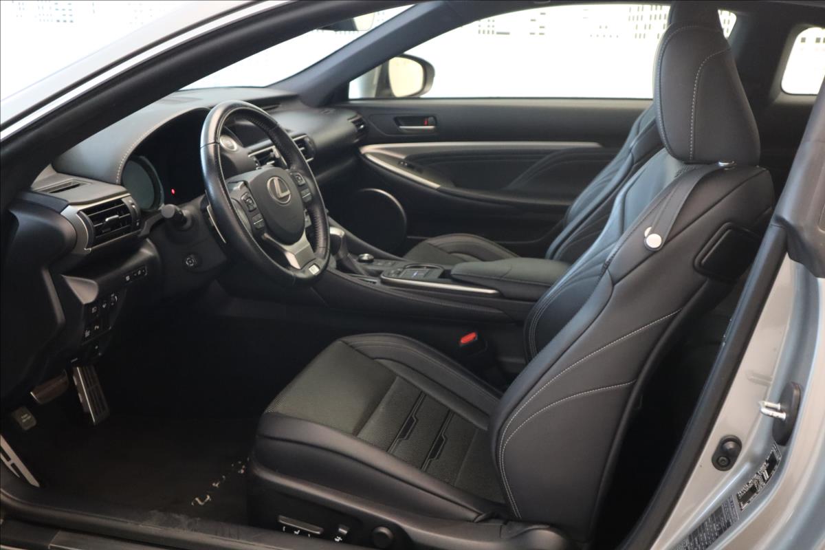 Lexus RC 200t