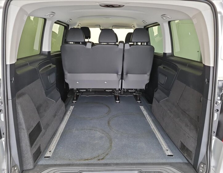 Mercedes-Benz Vito MPV 2,0 l 174 kw