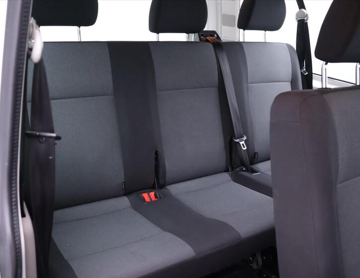 Volkswagen Transporter 13