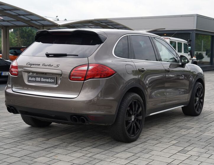 Porsche Cayenne 6