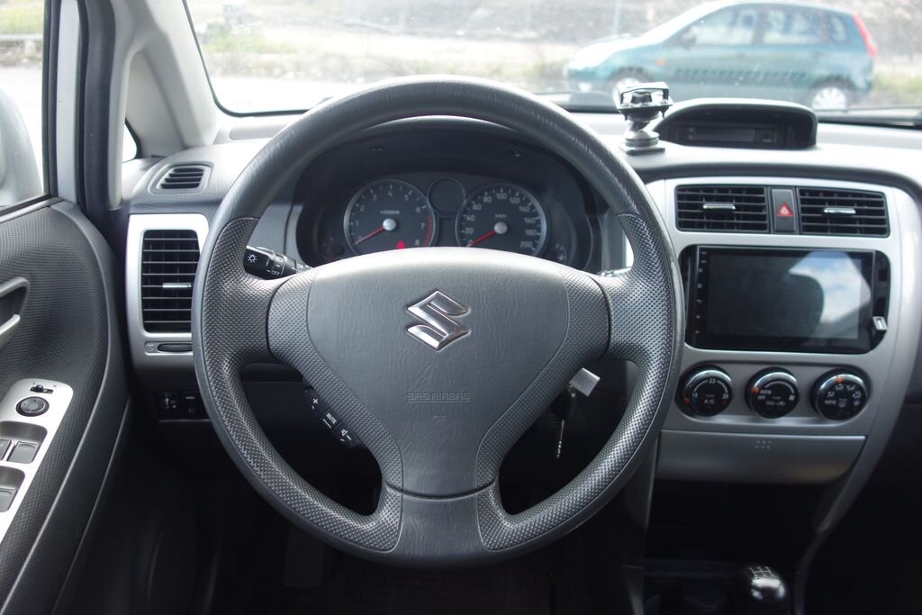 Suzuki Ignis Hatchback 1,6 l 78 kw