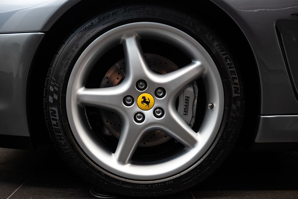 Ferrari 550 Kupé 5,5 l 357 kw