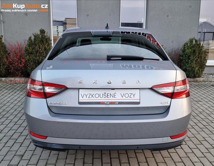Škoda Superb 9