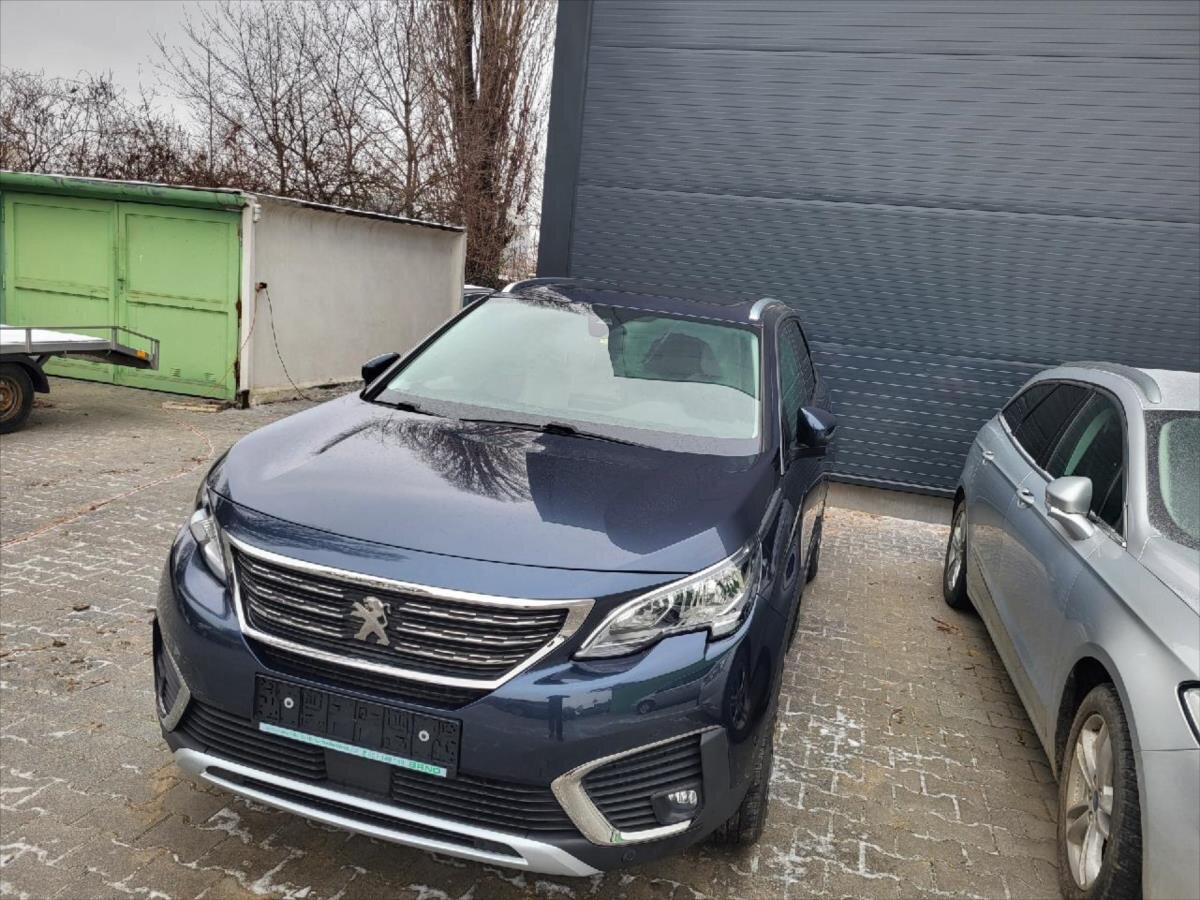 Peugeot 5008 SUV 1,5 l 96 kw