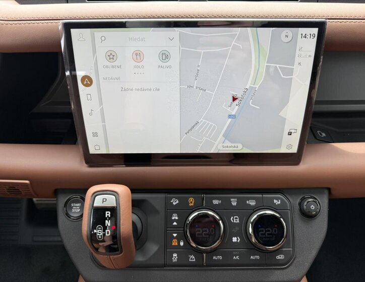 Land Rover Defender SUV 4,4 l 467 kw