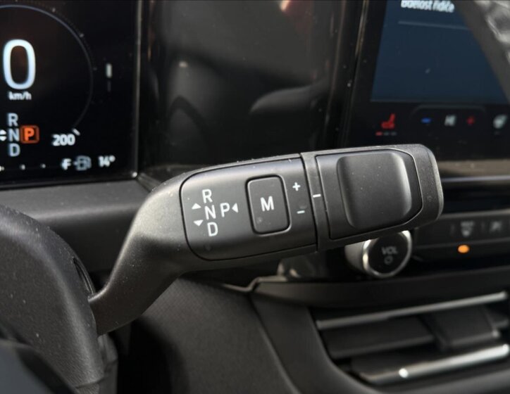 Ford Tourneo Custom MPV 2,0 l 125 kw