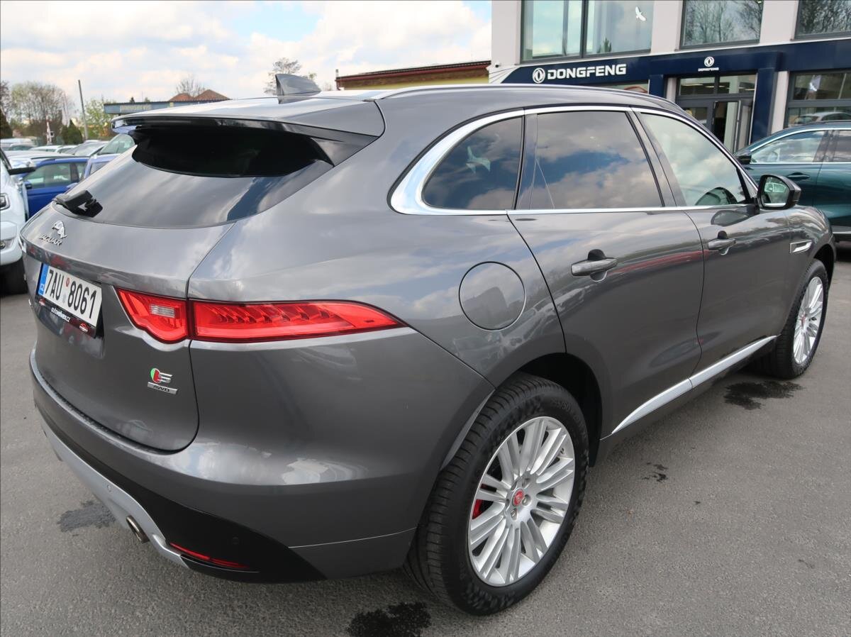 Jaguar F-Pace SUV / Terénní 3,0 l 280 kw