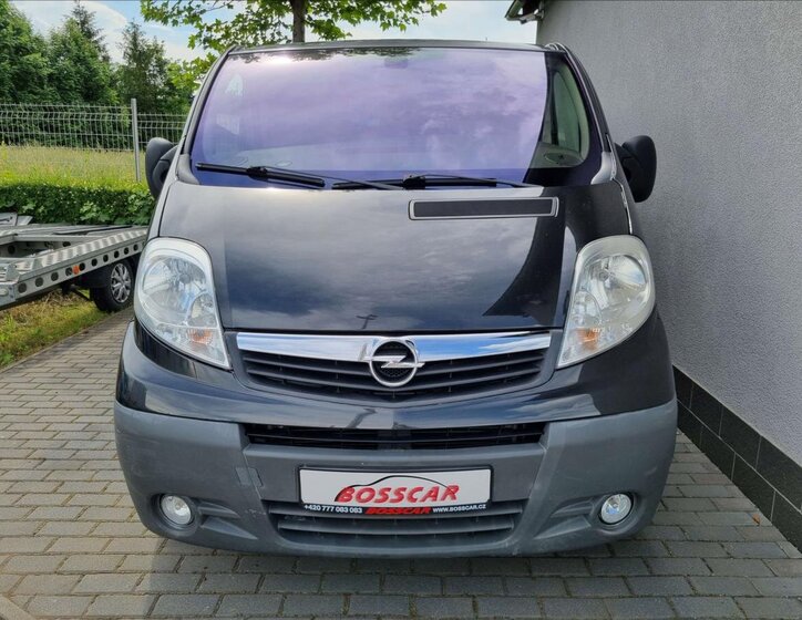 Opel Vivaro 10