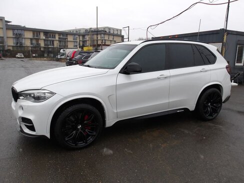 BMW X5 SUV 3,0 l 280 kw