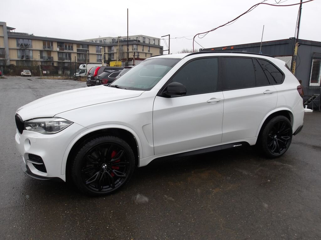 BMW X5 SUV 3,0 l 280 kw