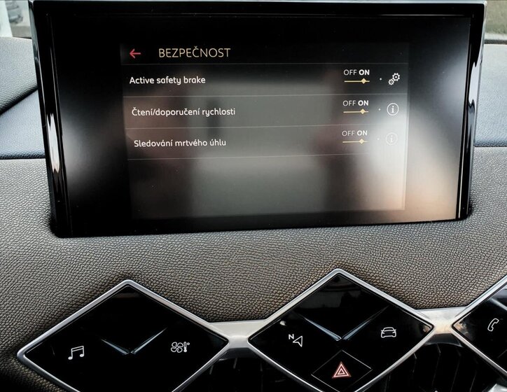 DS Automobiles DS3 Crossback 32