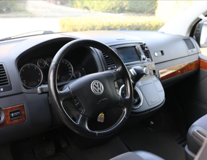 Volkswagen Multivan MPV 2,5 l 128 kw