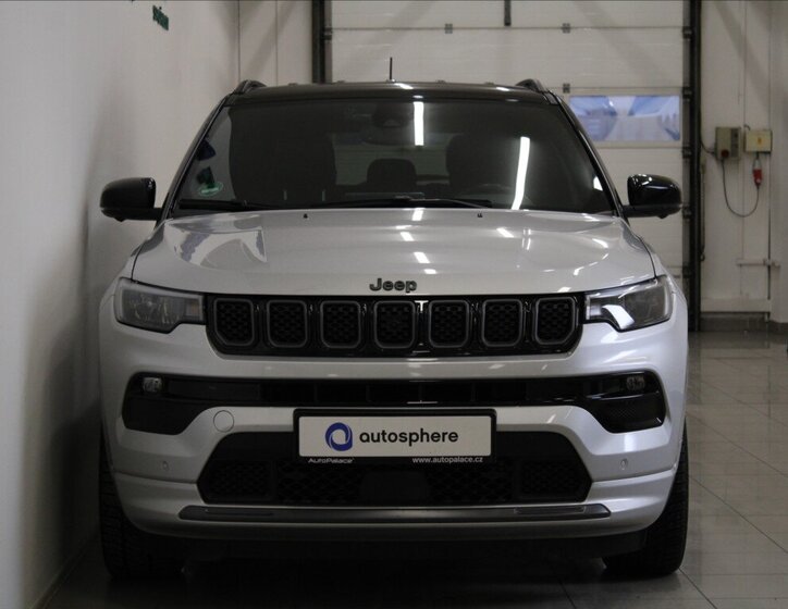 Jeep Compass SUV / Terénní 1,3 l 110 kw