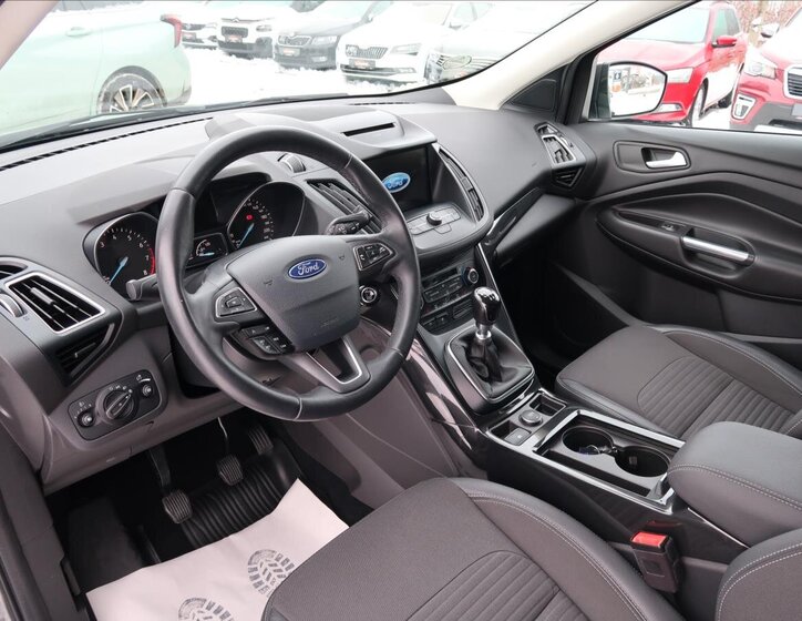 Ford Kuga SUV 1,5 l 110 kw