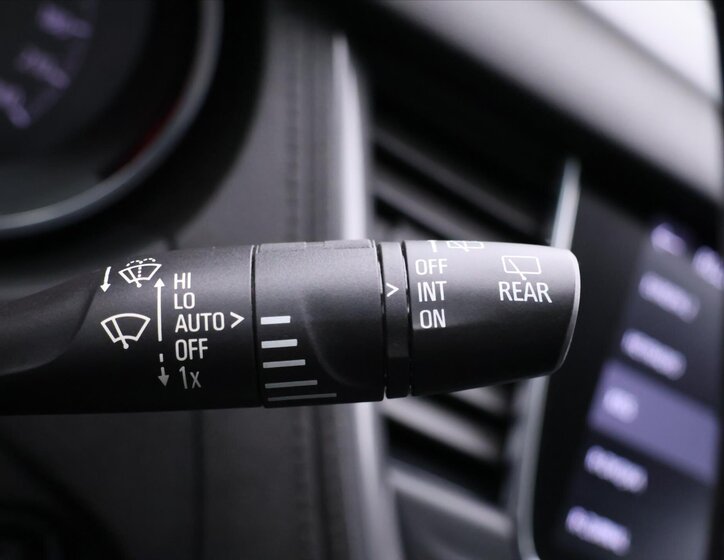 Opel Grandland X SUV / Terénní 1,6 l 147 kw