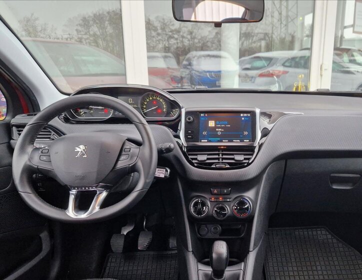 Peugeot 208 Hatchback 1,2 l 61 kw