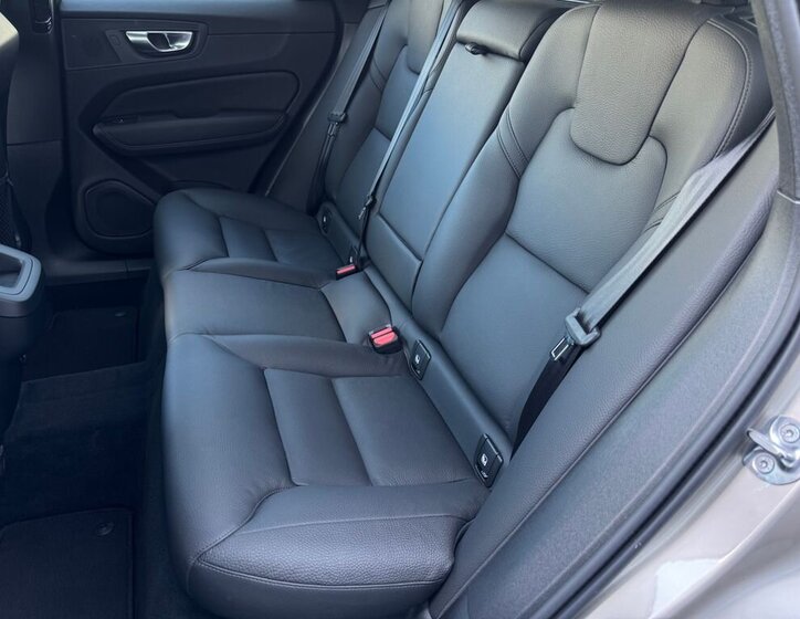 Volvo XC60 SUV / Terénní 2,0 l 184 kw