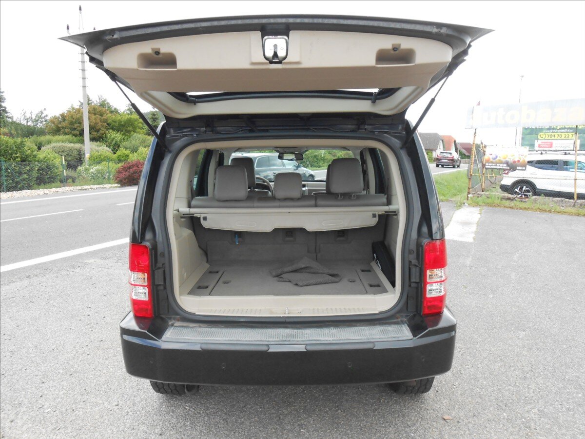 Jeep Cherokee SUV 3,7 l 151 kw