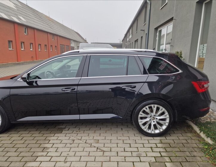 Škoda Superb 44