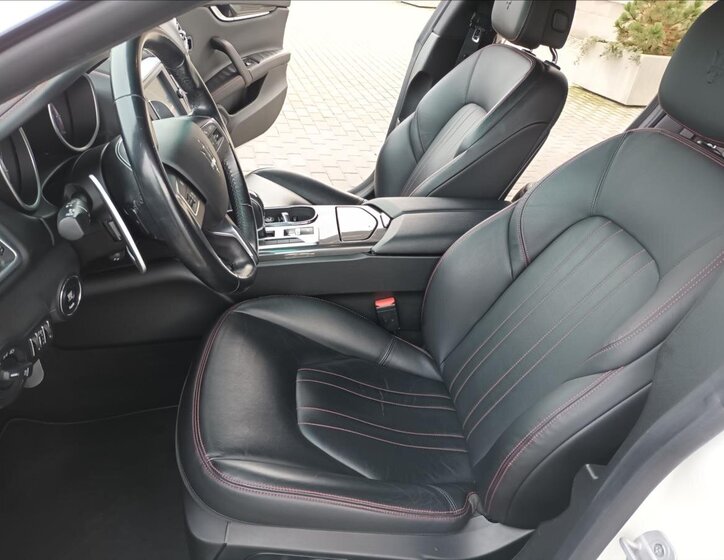 Maserati Ghibli Sedan 3,0 l 243 kw