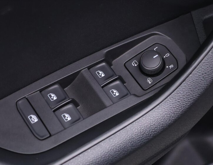 Škoda Karoq SUV / Terénní 999,0 85 kw