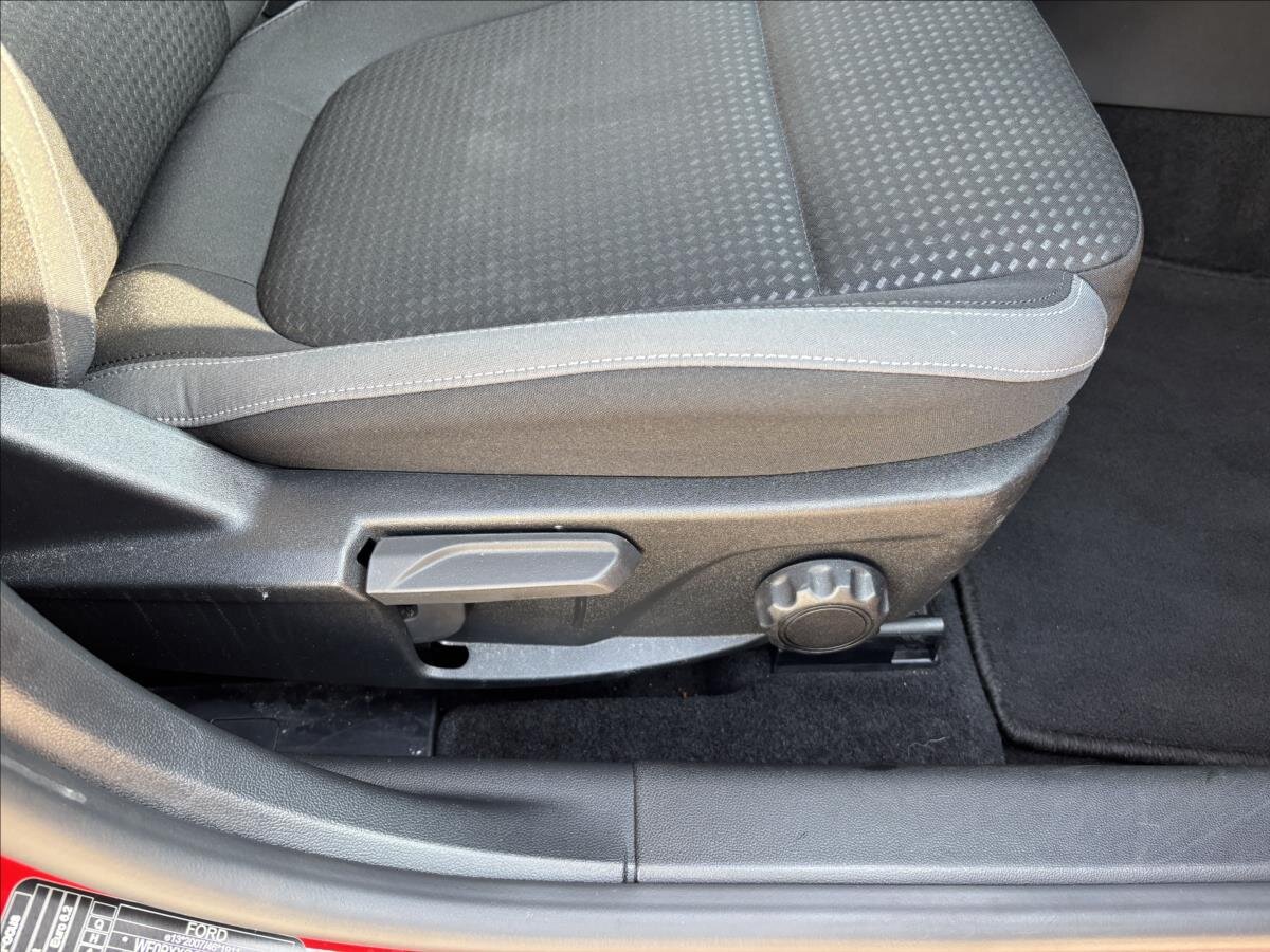 Ford Focus Kombi 999,0 92 kw