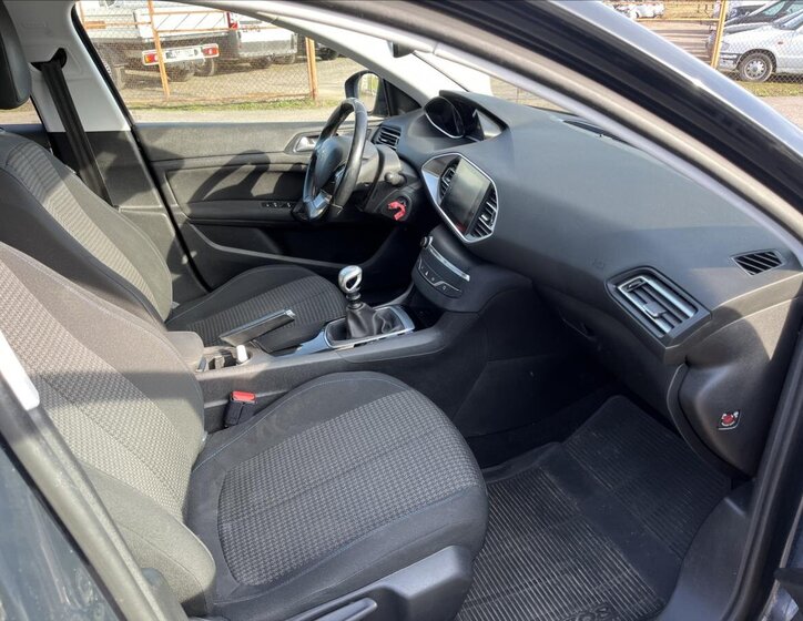 Peugeot 308 Kombi 1,5 l 96 kw