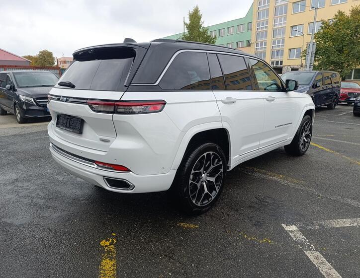 Jeep Grand Cherokee 9