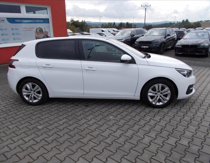 Peugeot 308 9