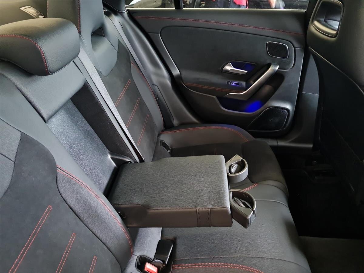 Mercedes-Benz CLA Sedan 2,0 l 110 kw