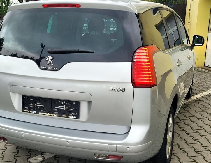 Peugeot 5008 10