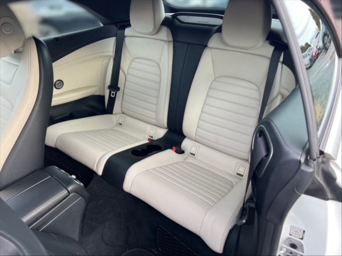 Mercedes-Benz Třídy C Kabriolet 2,0 l 180 kw