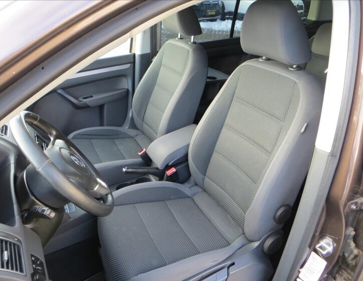 Volkswagen Touran 12