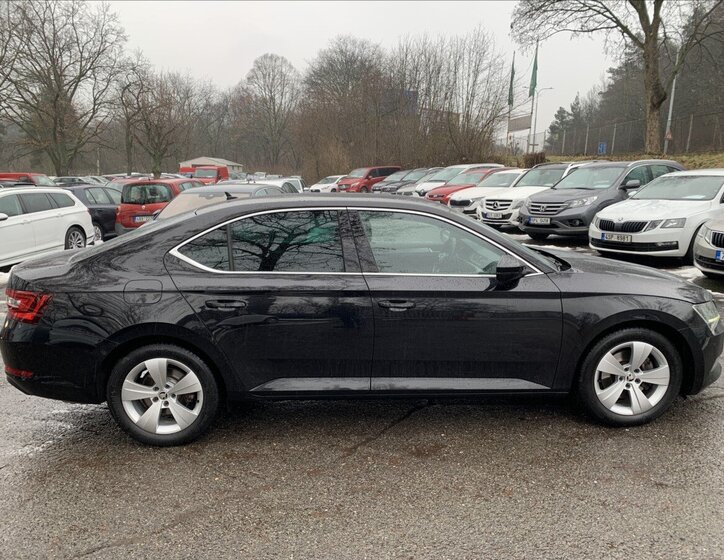 Škoda Superb Liftback 1,5 l 110 kw