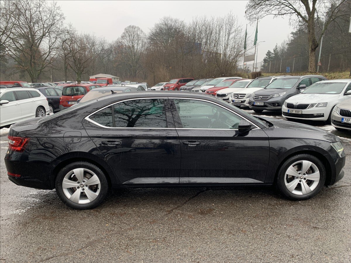 Škoda Superb Liftback 1,5 l 110 kw