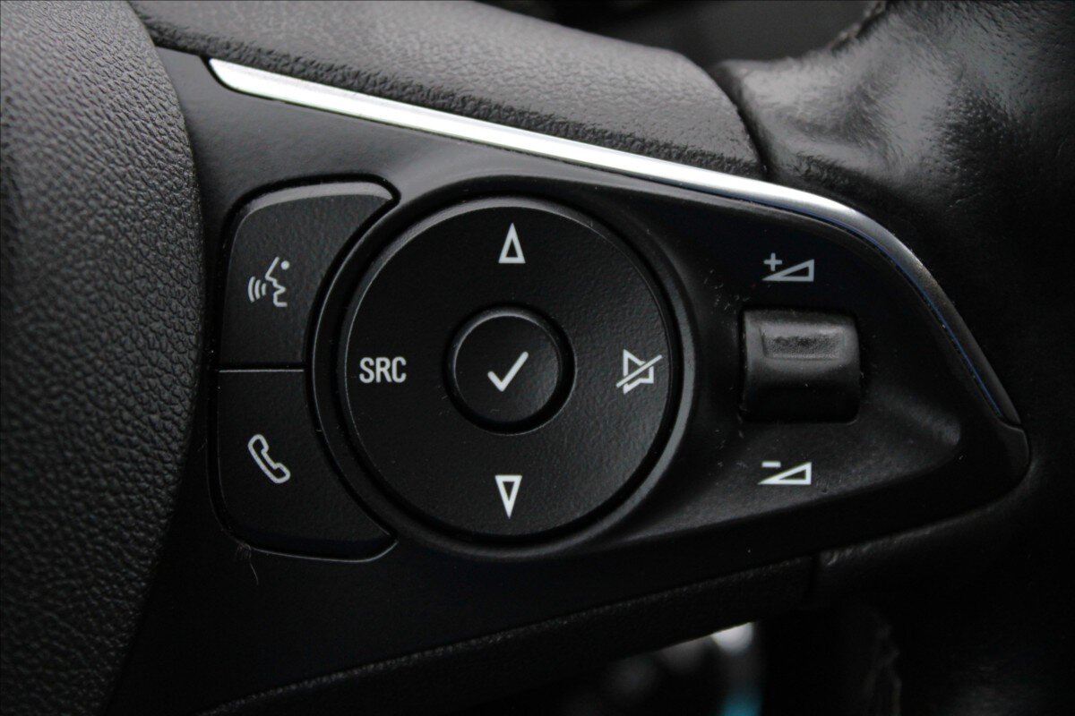 Opel Grandland X SUV / Terénní 1,2 l 96 kw