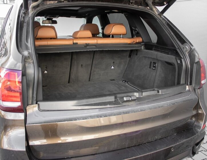 BMW X5 SUV 3,0 l 280 kw