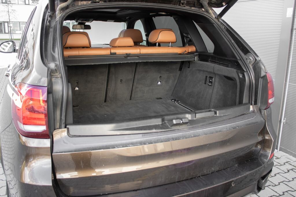 BMW X5 SUV 3,0 l 280 kw