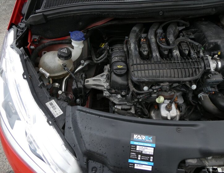 Peugeot 208 Hatchback 1,2 l 61 kw
