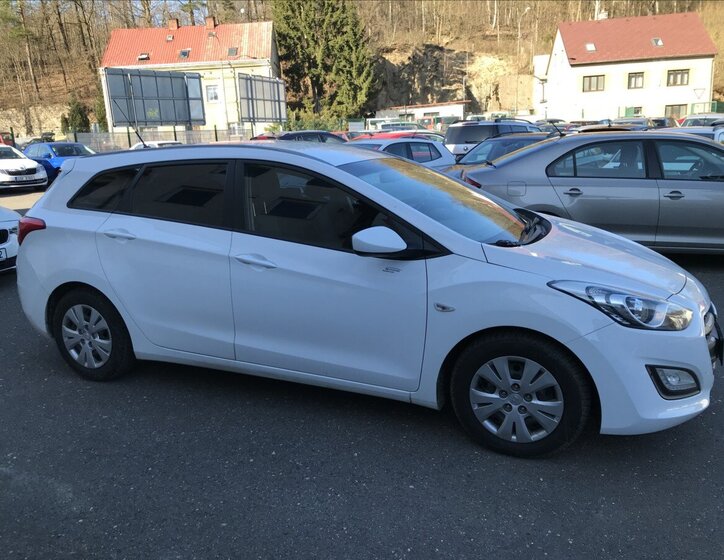 Hyundai i30 Kombi 1,6 l 81 kw