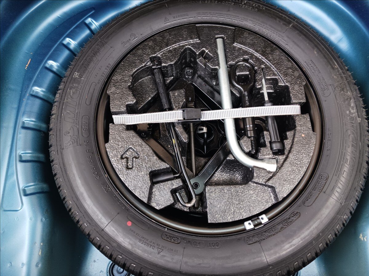 Škoda Octavia Sedan / Limuzína 1,6 l 77 kw